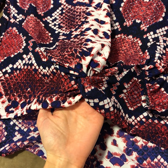 Snake print long sleeve blouse - Picture 4 of 7